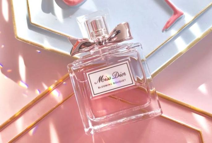 七夕礼物送女友推荐前十惊喜实用,七夕礼物原来越动人的礼物越简单