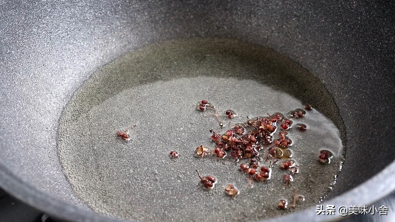 纯手工制作土豆粉不用任何添加剂,爽滑劲道的土豆粉