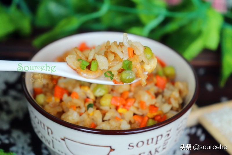 蛋炒饭记住3大黄金法则，米饭在锅中跳舞，粒粒分明，润而不腻