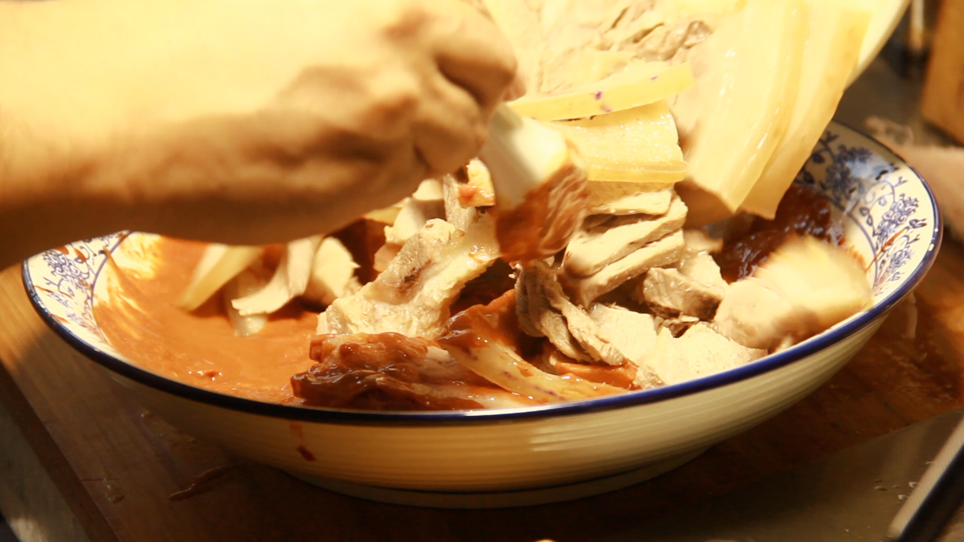 做腐乳为什么不能有油,做腐乳时不放红曲