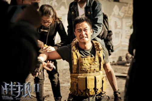 吴京20年前演过的电影,吴京狼牙导演