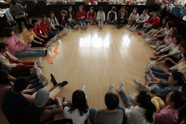 村里的男人都出去打工了电视剧,村里的男人们都外出打工了