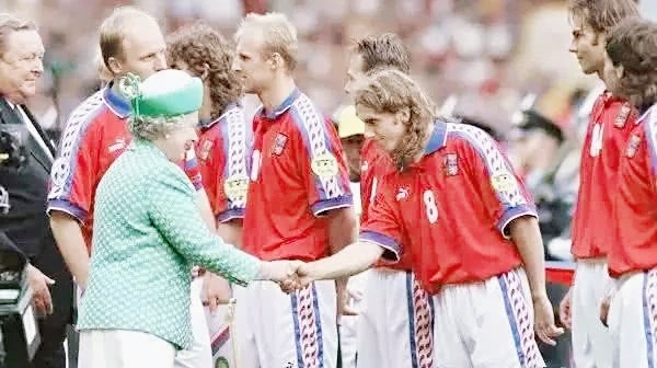 一代人的青春记忆足球,捷克足球黄金一代都有谁