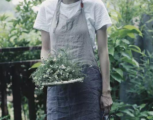 不当环球小姐，她跑到深山，种菜、调香，过上佛系人生