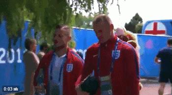 贝克汉姆秃了头,贝克汉姆秃了视频