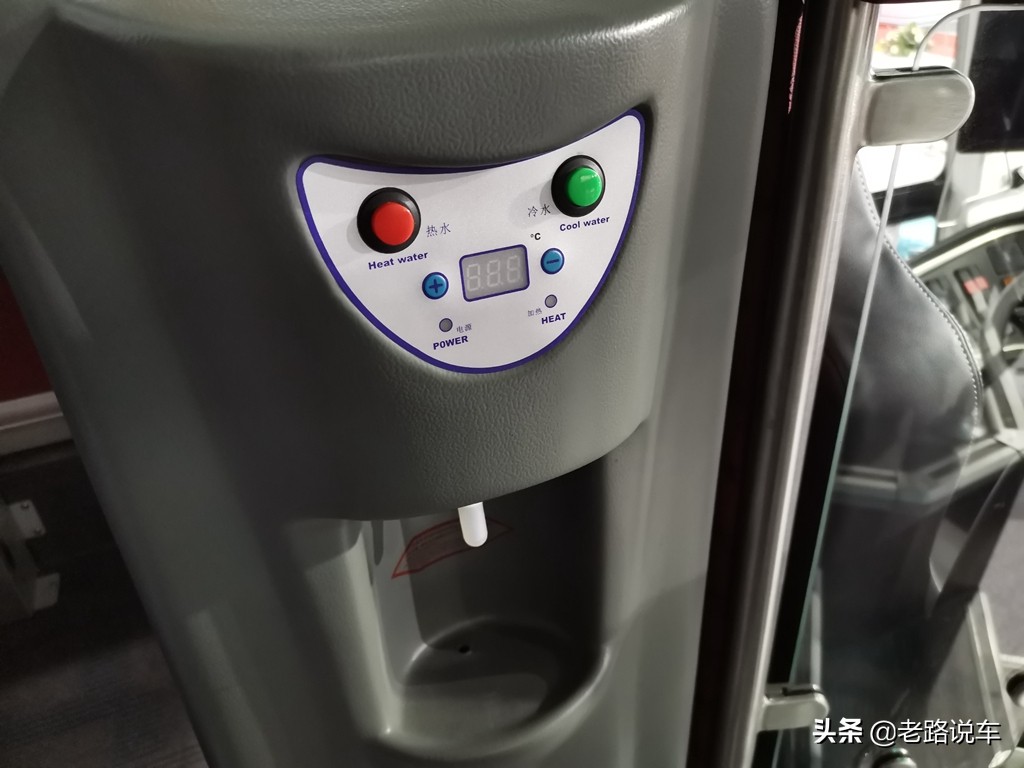 海格旅行家6127客车模型,海格旅行家大巴多少钱