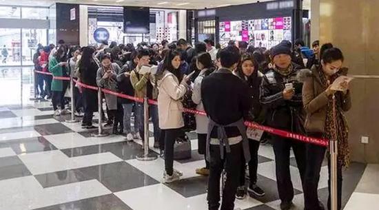 奶茶黑幕揭秘视频,网红奶茶店内幕曝光