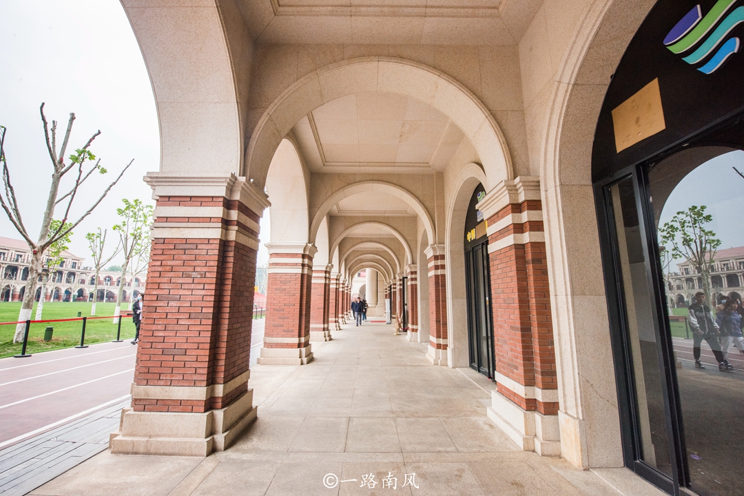 天津五大道，中国保存最为完整的洋楼建筑群，人称万国建筑博览苑