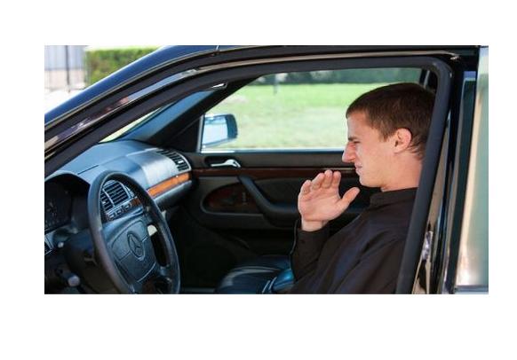 车里有异味怎么开空调除异味,车里空调异味很重有什么办法解决