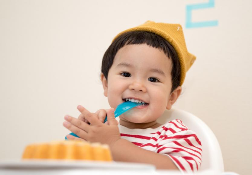 宝宝大便颜色绿是受惊吓了吗,宝宝大便颜色判断是否生病