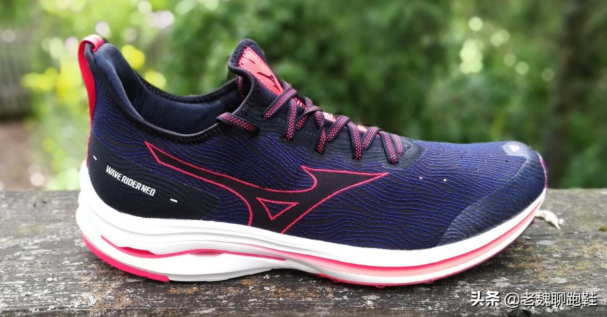 顶级脚感的鞋,三双国产性价比休闲慢跑鞋推荐