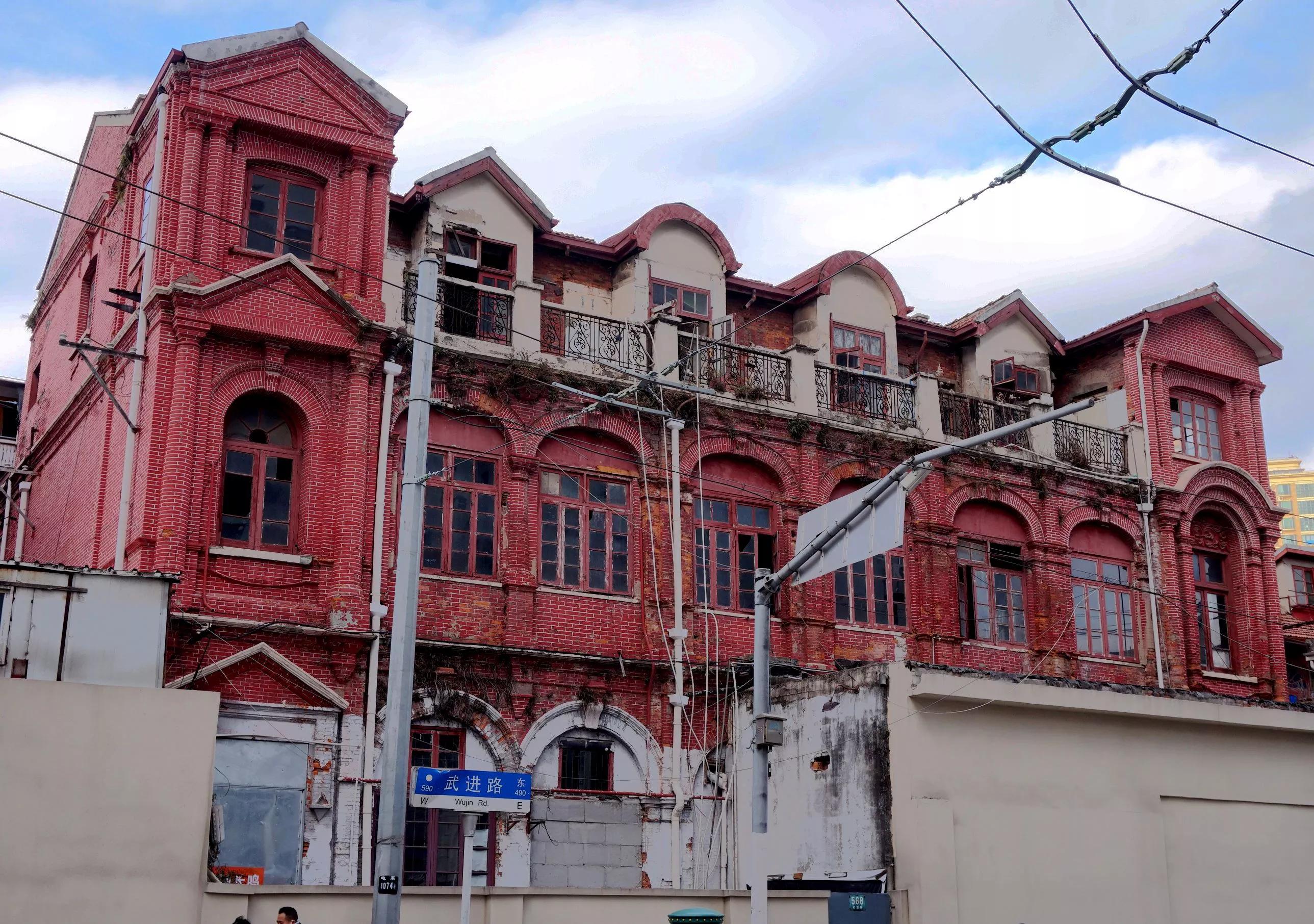 挥挥手不留痕迹,挥挥手不带走一粒尘土