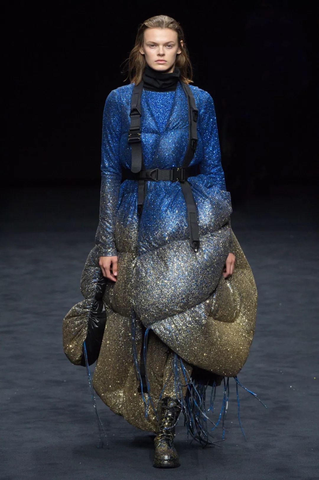 为了抢全球大咖都在翻牌的羽绒服，我差点挤晕在波司登...