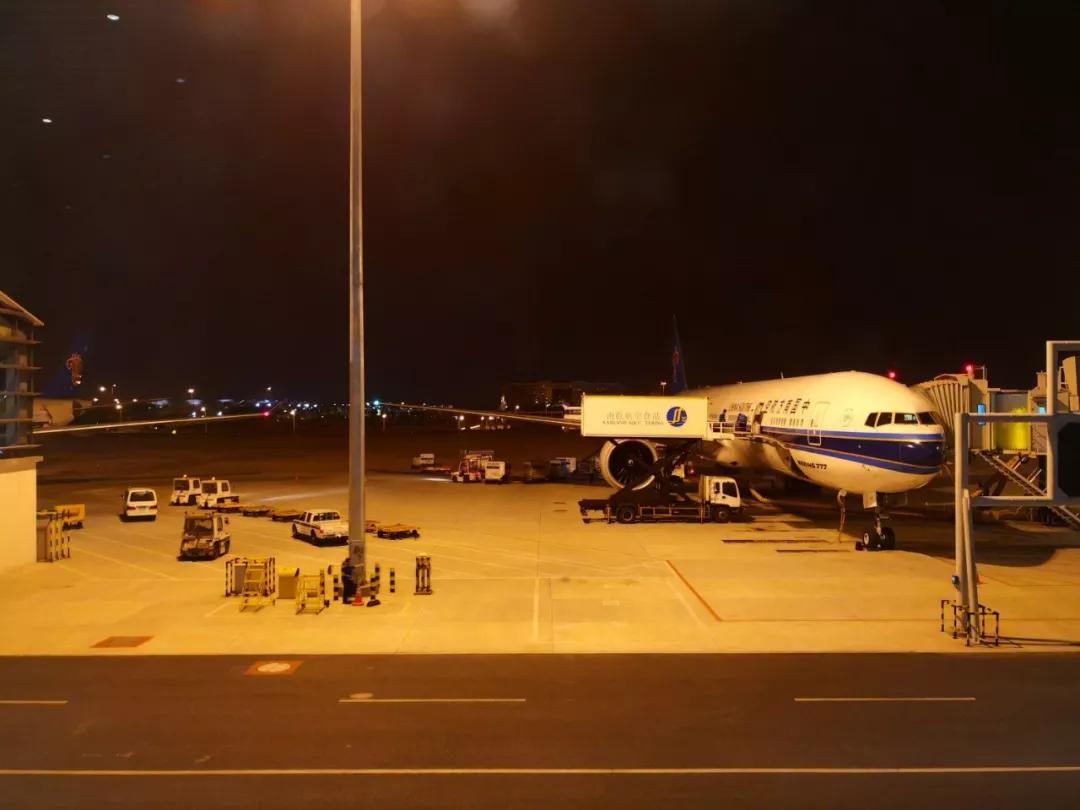 东航南航经济舱对比,东航南航公务舱休息室