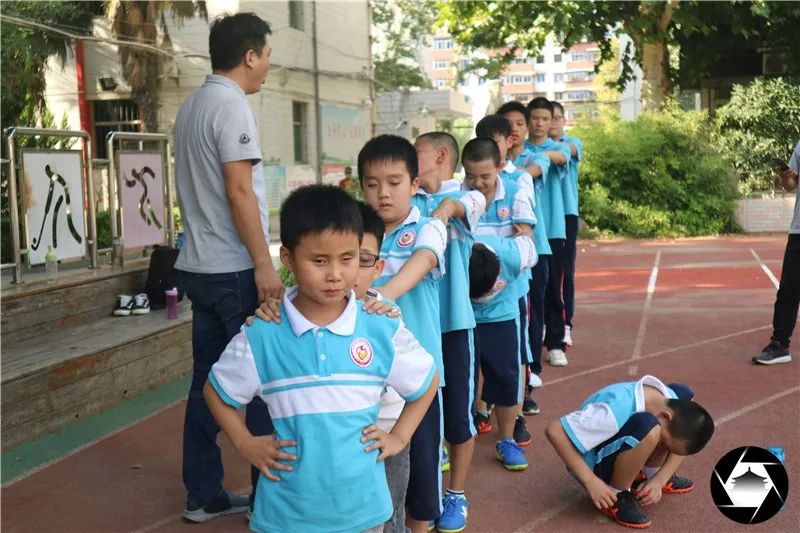 西安孩子踢足球的地方,西安哪里可以小朋友免费踢足球