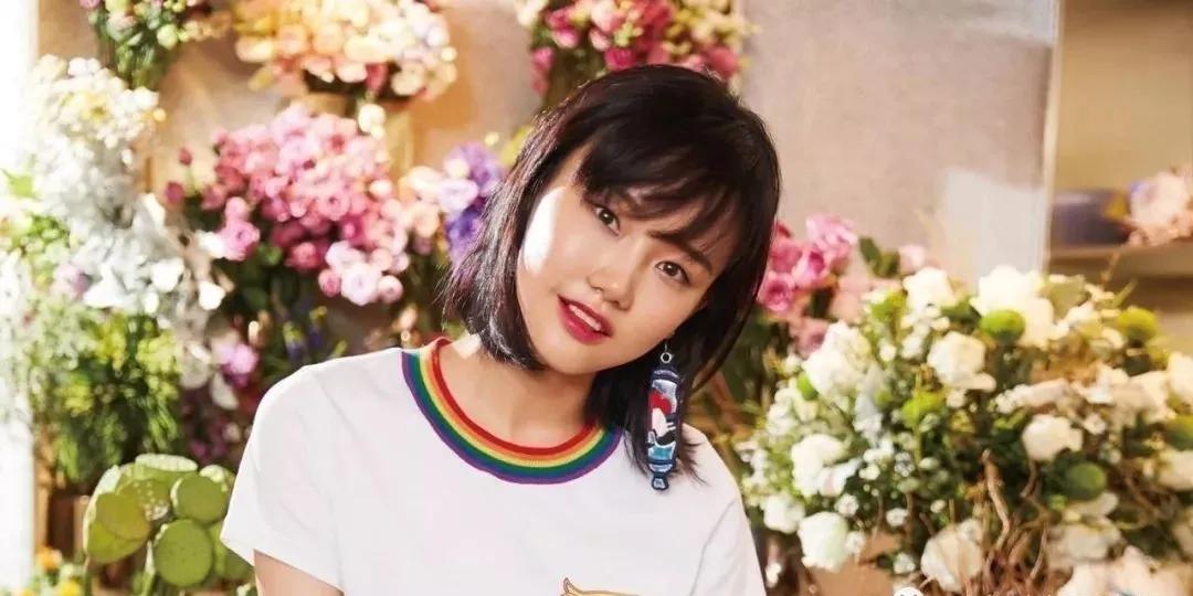 黄龄腿部淤青,黄龄摔倒后现状