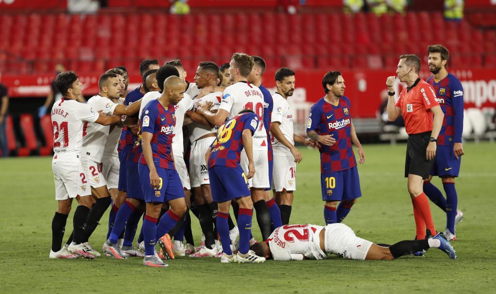 梅西被恶意铲球,梅西被恶意飞铲佩佩反击