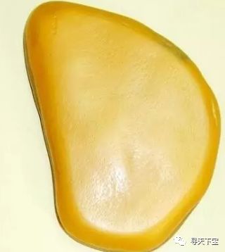 黄龙玉是黄蜡石还是玉石,黄龙玉和黄蜡石手镯区别