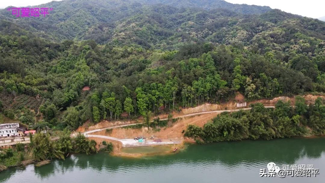 昭平县桂江东岸公路视频,贺州昭平道路建设