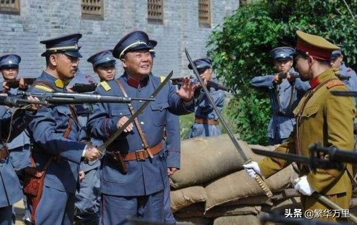 中国军服和外国军服有什么区别,日本军服和中国军服区别