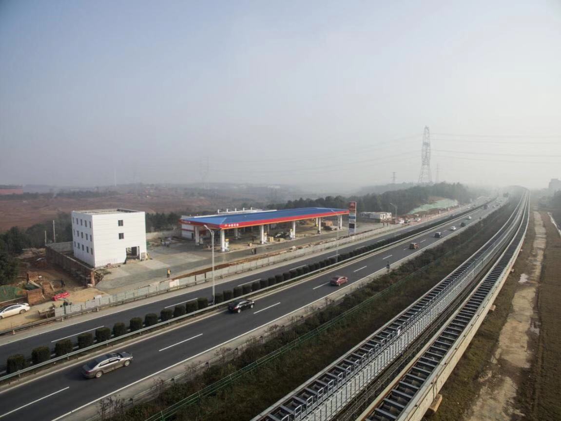 快下高速的时候快没油了怎么办,怎么防止跑高速没油