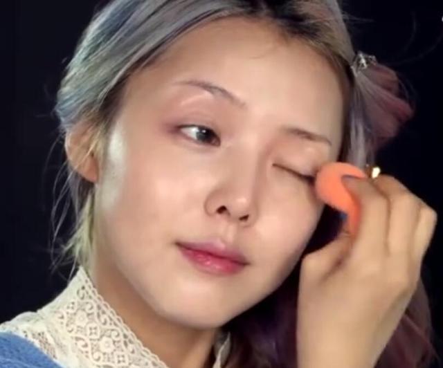 用海绵上bb霜的正确方法,涂bb霜用什么工具最好