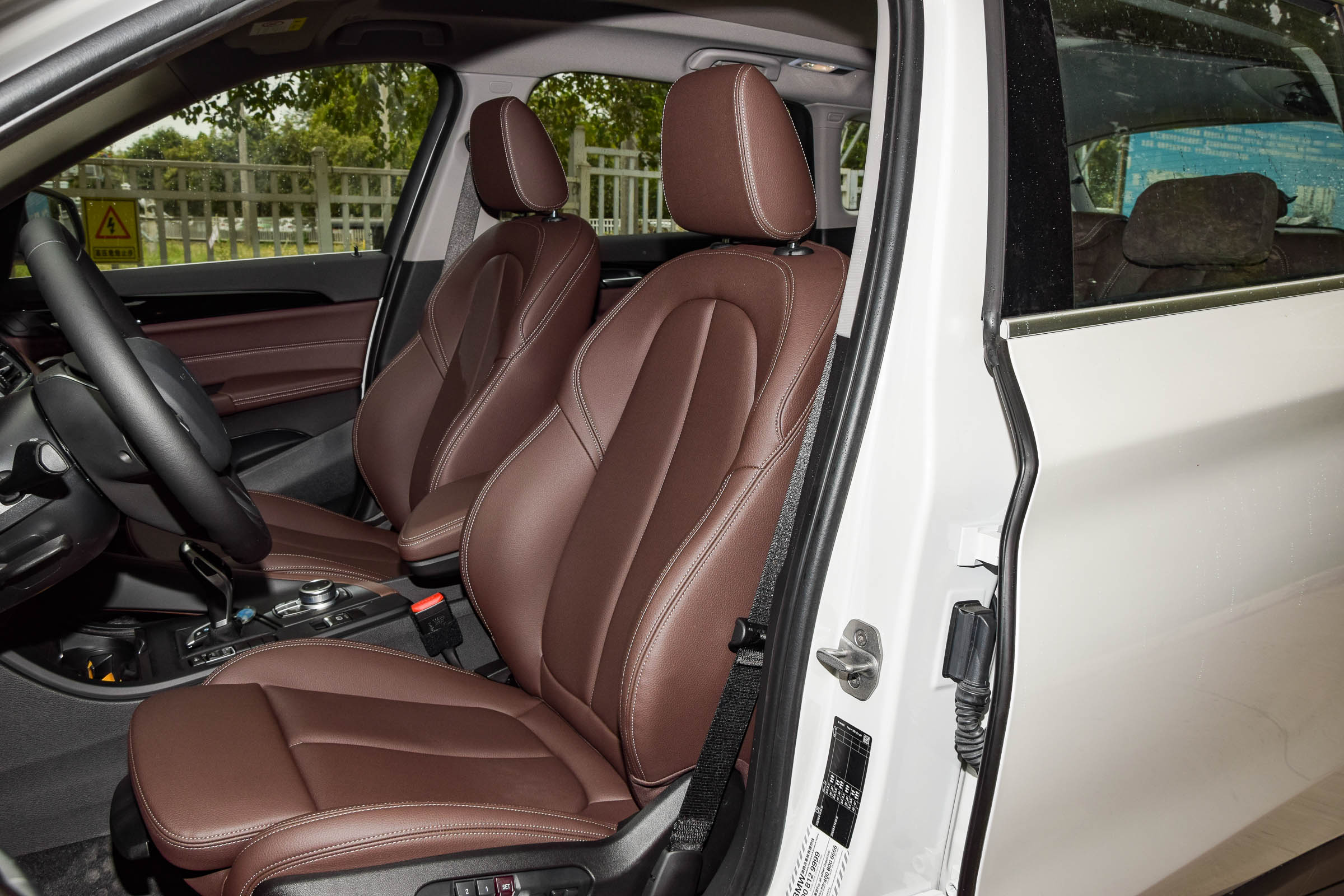 宝马x12019款xdrive20li尊享型,宝马x12020款xdrive25li领先型