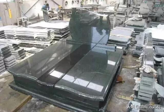 坟墓上应不应该立碑？想必忘记文化传承的人，似乎也就忘记了祖辈