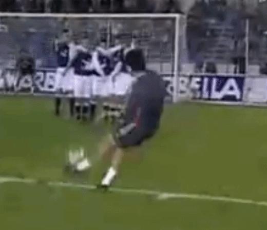 曾力压周琦成最强国青得分王,谁是足球史上最伟大的左边锋