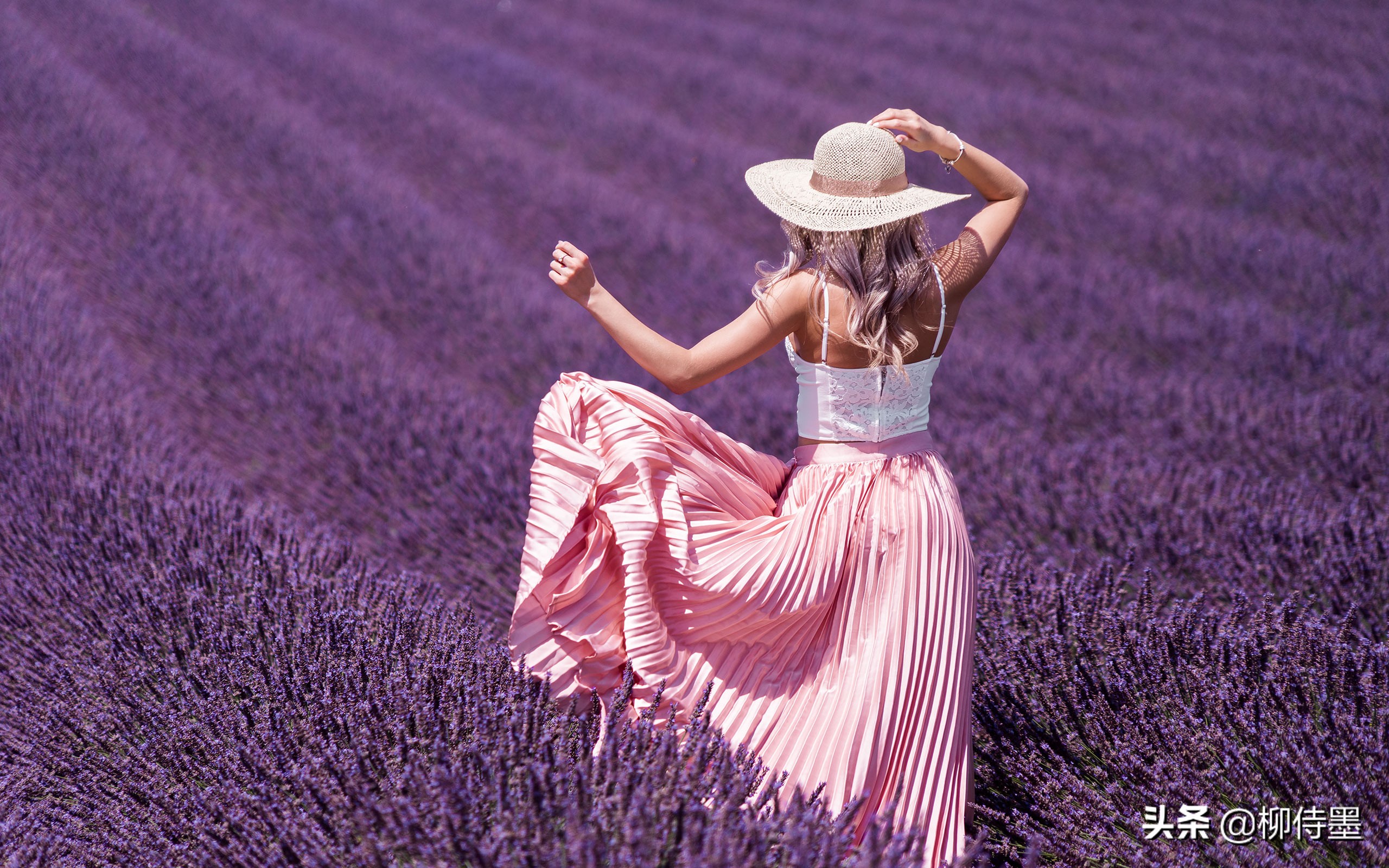 度假风连衣裙拍照姿势技巧,夏日裙子摄影