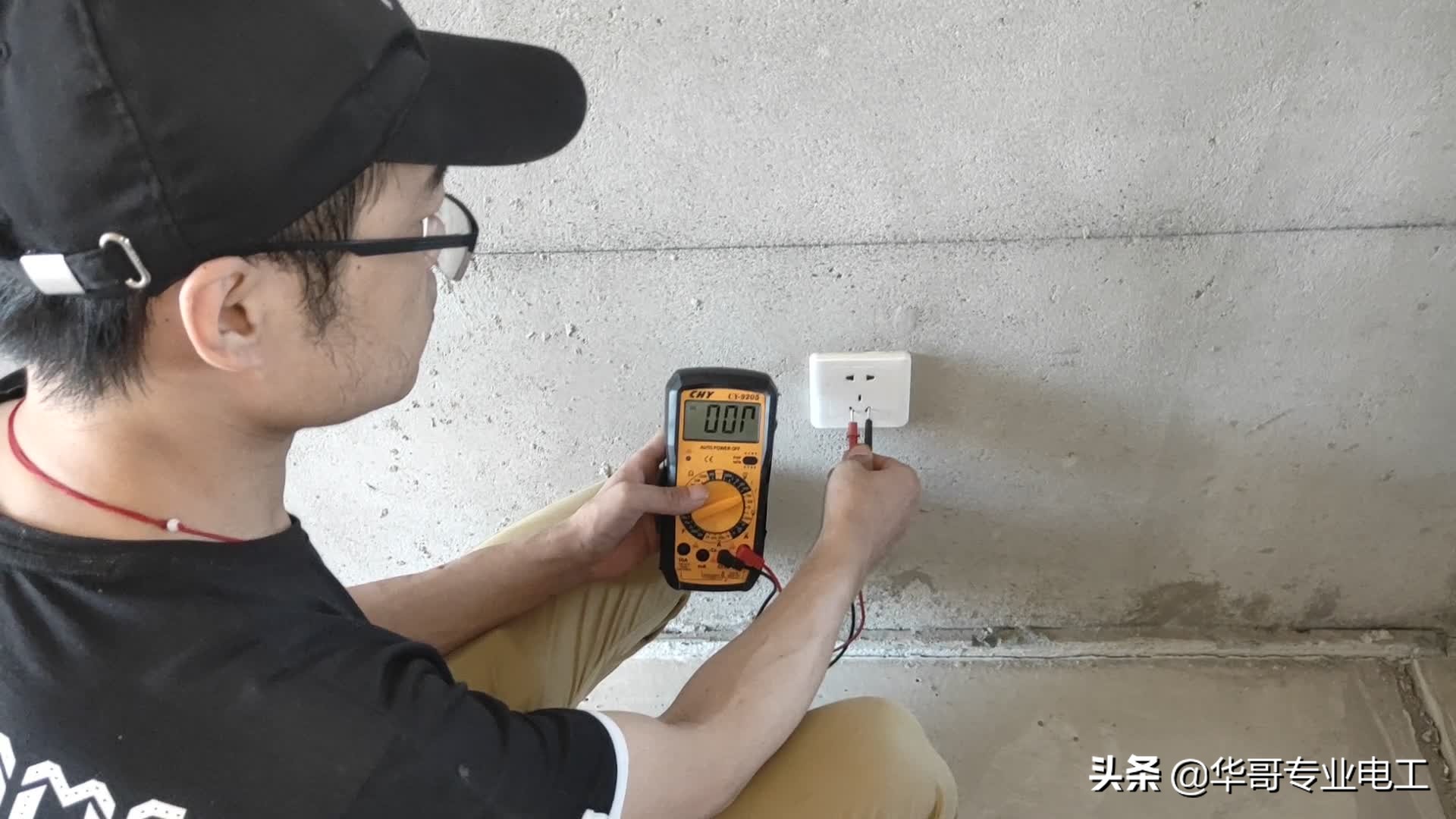 一插电器就跳闸电器坏了吗,电器一插就跳闸电工维修技巧