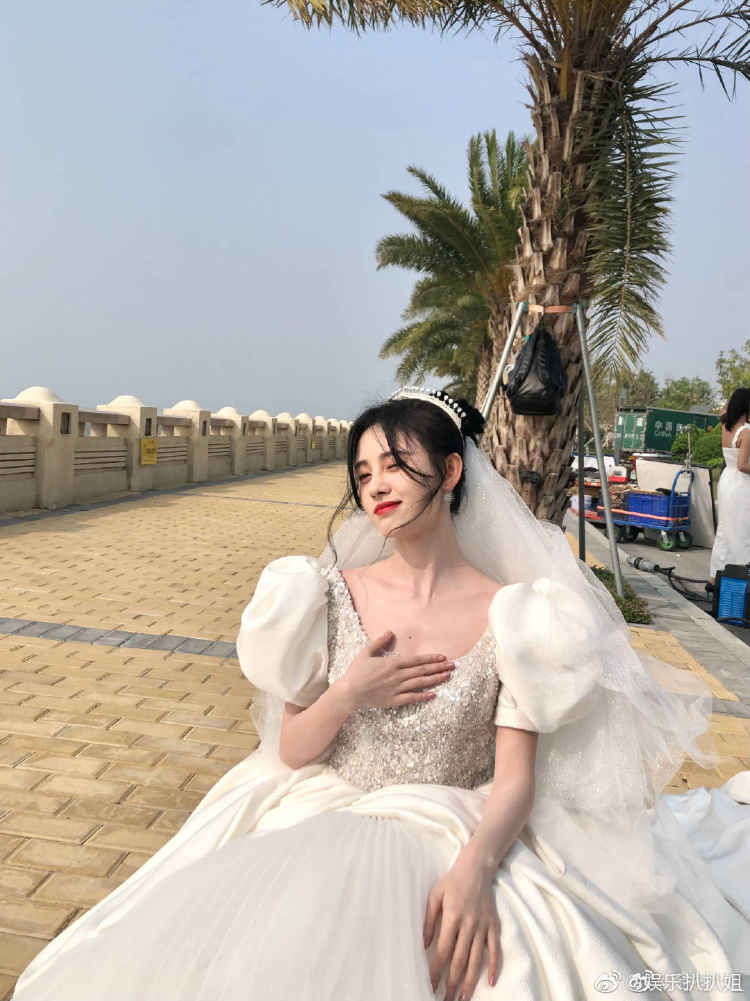 试问女生们，你们哪个能躲得了“婚纱的诱惑”呢？