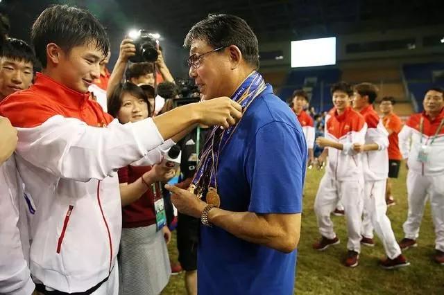 足球教父徐根宝出席上港,徐根宝越南