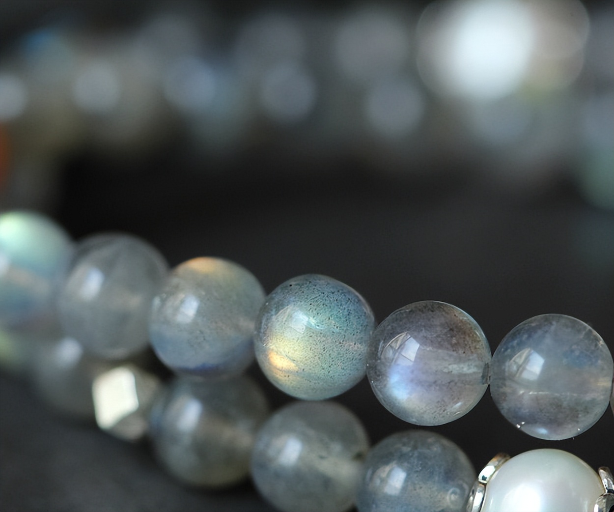 石英玻璃和天然水晶的区别,什么是石英石玻璃