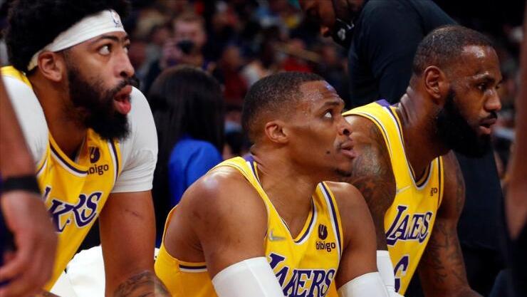 天亮了！佩总神操作，湖人4换3获评S，哈姆迎挑战，威少解脱了