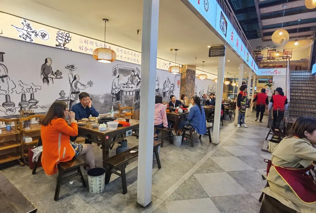 钢管厂五区小郡肝串串宽窄巷子,钢管厂五区小郡肝串串多少钱一串