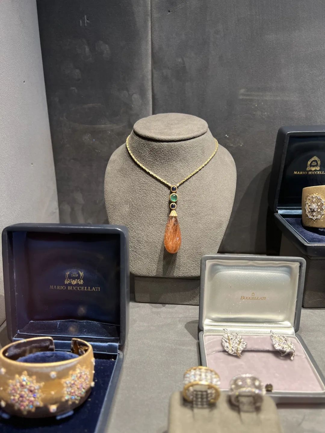 时隔3年又来日内瓦珠宝展大寻宝，竟然还见到了JAR真身！