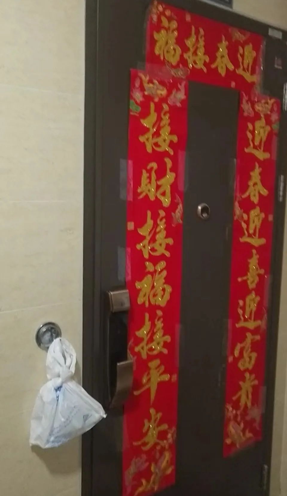 合肥一小区出现特殊药房,合肥一小区出现露天菜市场