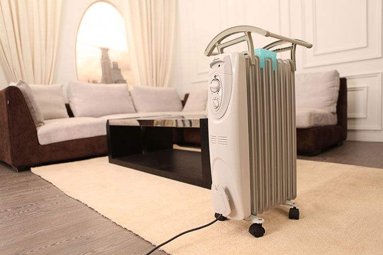 月花费3000,月花费2700元