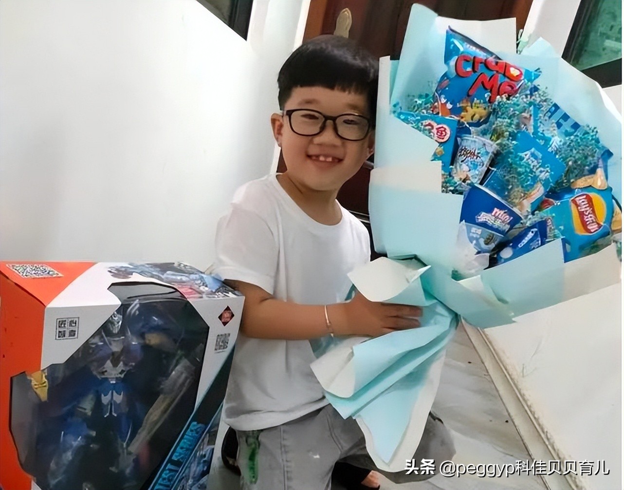 浙江6岁男孩,妈妈教育6岁孩子的视频火了