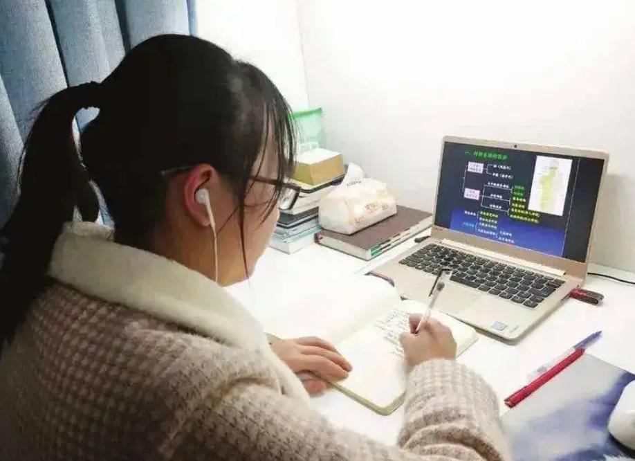 留学生不如985毕业生,海归硕士不如统招本科