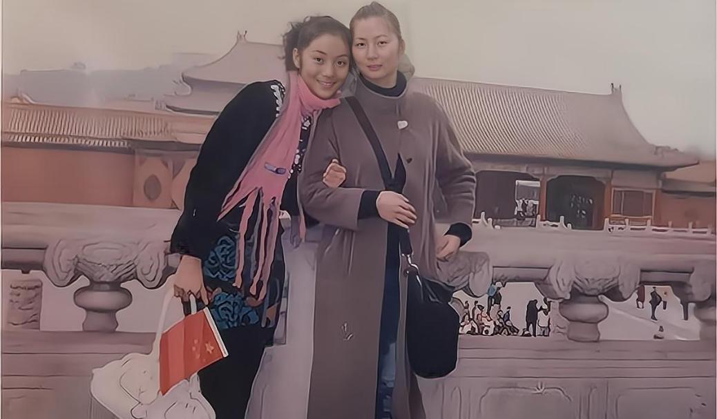 山东未婚妈妈生下三胞胎,山东女子未婚生下三个混血宝宝