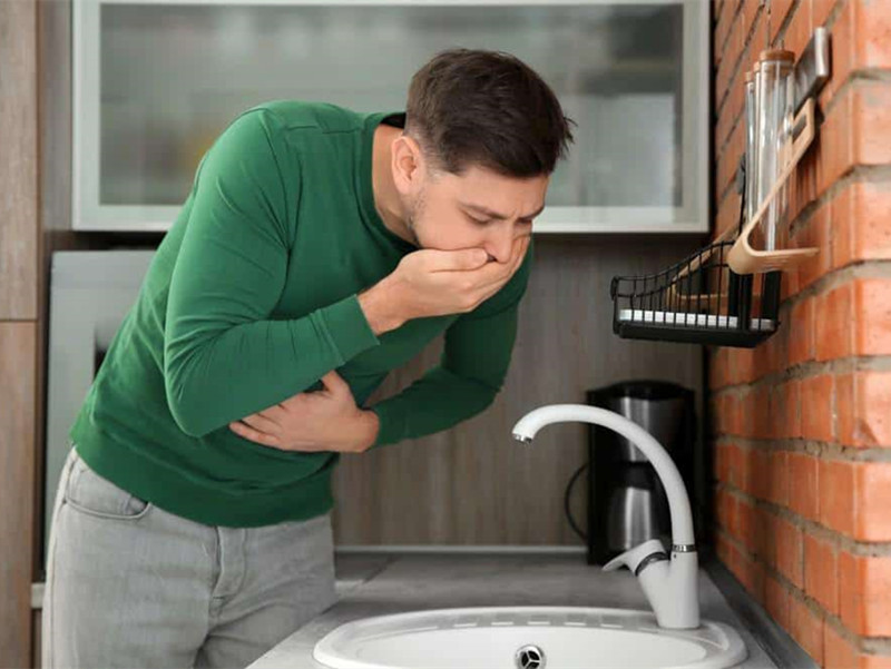 肋骨骨折后恶心怎么回事,受伤以后出现恶心的感觉怎么回事