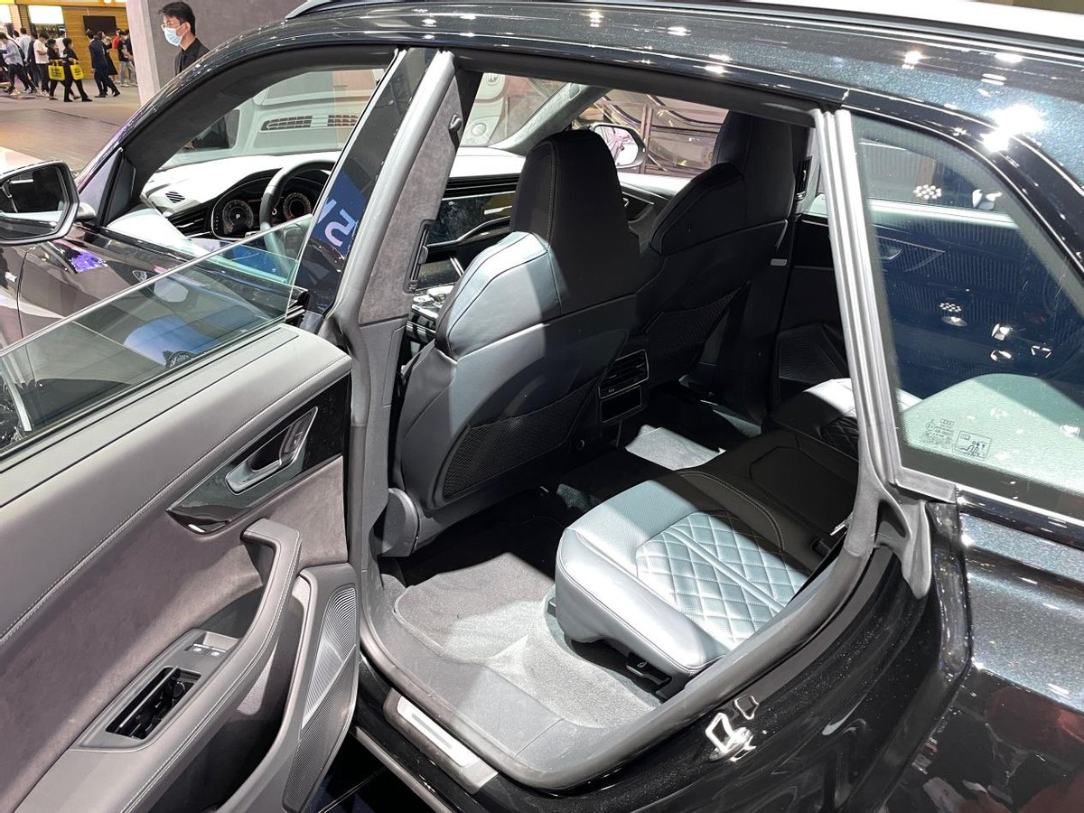 奥迪q8强悍的四驱,奥迪q8四驱黑科技