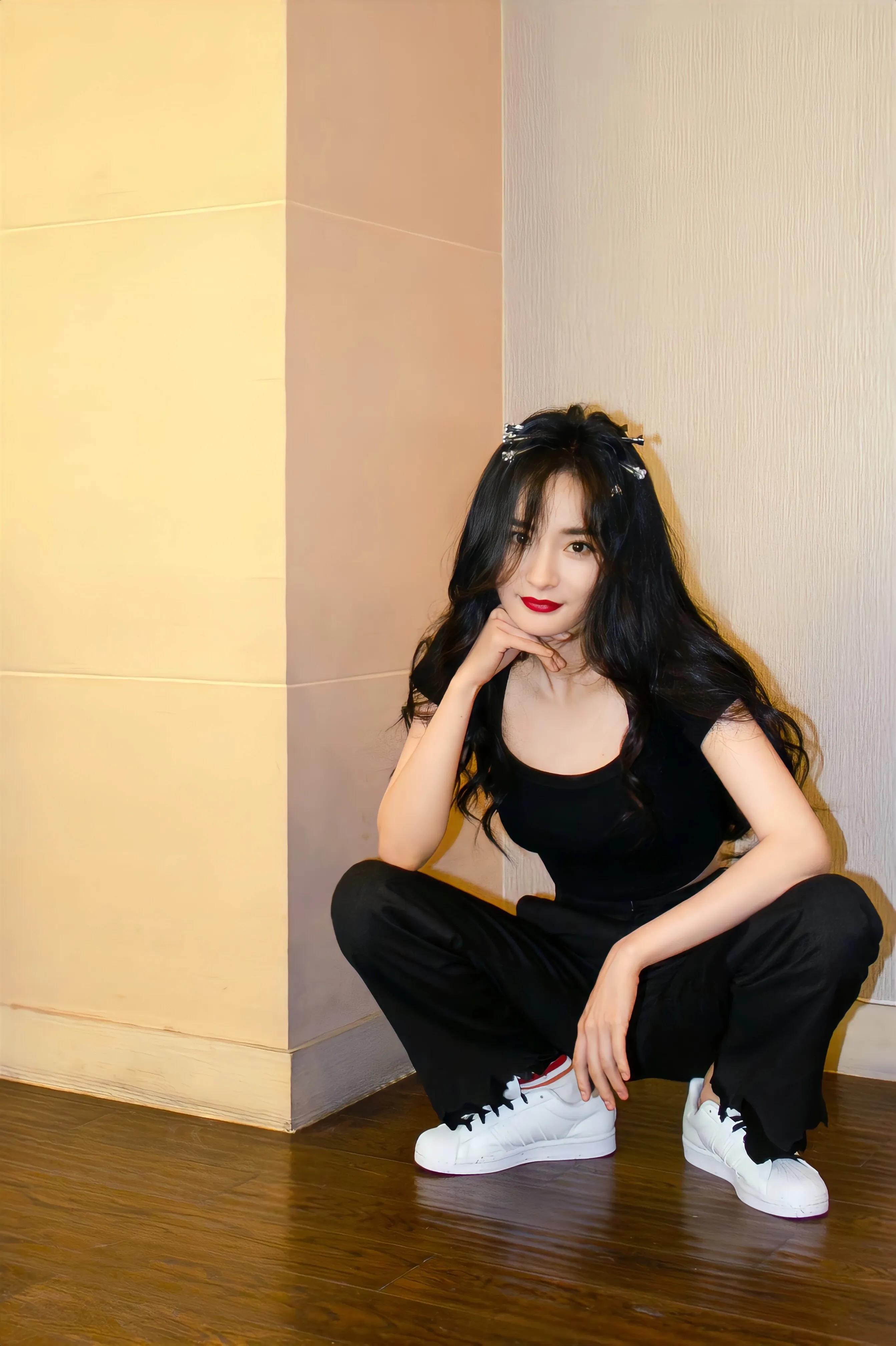 杨幂变身清纯少女,杨幂御姐转身变帅