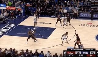 关于一只狗带领一群狼的电影,一只狗带领一群狼