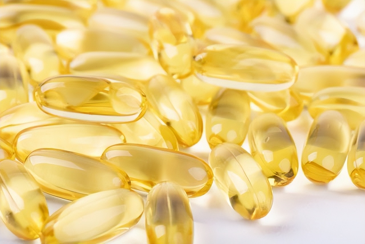 被吹上天的保健品和药品的区别,被吹上天的保健品实则伤钱