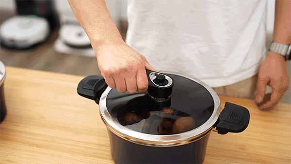 让所有还在挑选锅具的人知道你的名字：HAPPYCALL真空真鲜锅