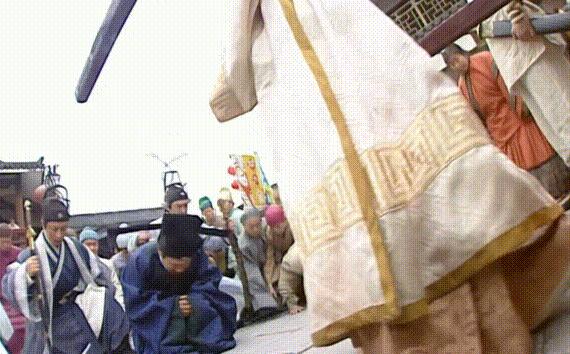 走路像街溜子就别尬演贵公子,8位男星告诉你,什么才是矜贵优雅