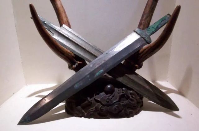 古代西方冷兵器vs中方冷兵器,东西方古代兵器对决